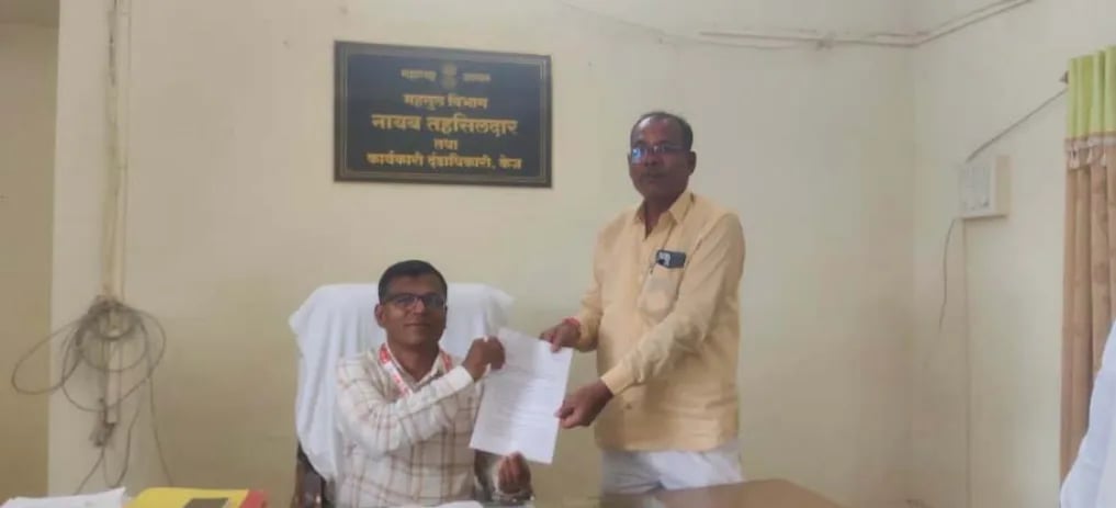 पंढरपूर येथील लोहार समाजाच्या अन्नत्याग आंदोलनाला केजमधून पाठिंबा