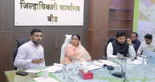 बीड जिल्ह्यात दुष्काळाच्या झळा तीव्र; उपाययोजना युद्धपातळीवर राबवण्याचे उपमुख्यमंत्री सुनेत्रा पवार यांचे प्रशासनाला निर्देश