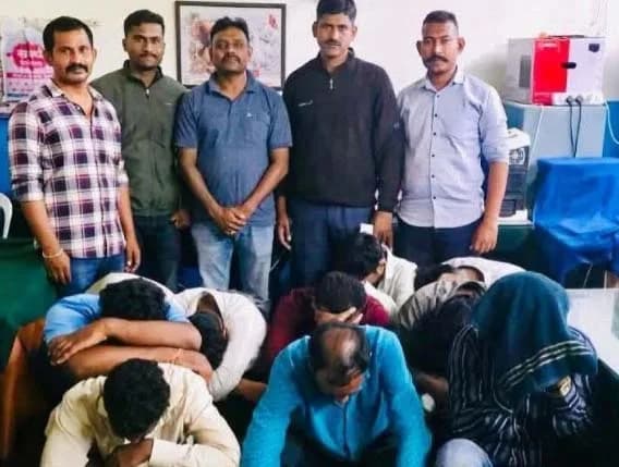 बीडमध्ये जुगार अड्ड्यावर पोलिसांचा छापा