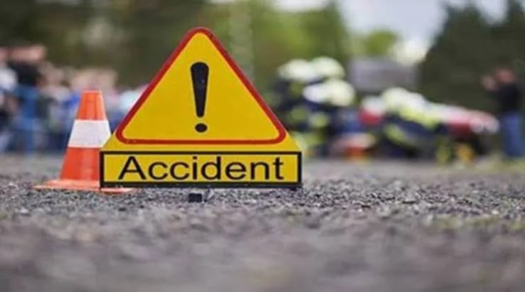 भरधाव टेम्पोने दुचाकीला उडवले; दोन सख्ख्या भावांसह मामाचा जागीच मृत्यू, हिवरसिंगा परिसरातील भीषण अपघात