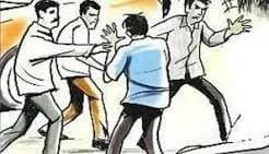 जाब विचारला म्हणून मजुराच्या डोक्यात थेट संडासचं भांडं फोडलं