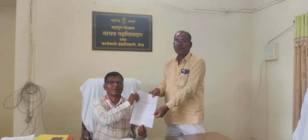 पंढरपूर येथील लोहार समाजाच्या अन्नत्याग आंदोलनाला केजमधून पाठिंबा
