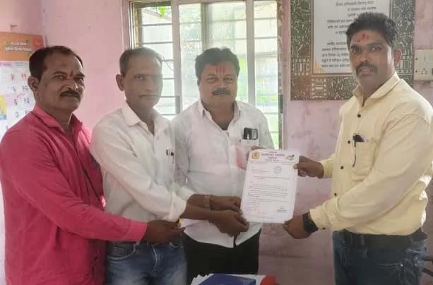 ई-बसने सामान्य प्रवाशांची झाली सोय पण चिमुकल्या विद्यार्थ्यांची गैरसोय