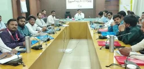 पाणीटंचाईवर मात करण्यासाठी सूक्ष्म नियोजन आणि लोकसहभागातून भूजल व्यवस्थापनावर भर द्या; जिल्हाधिकारी विवेक जॉन्सन यांचे निर्देश