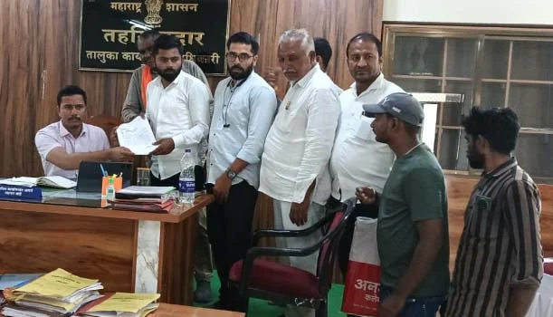 शासकीय सोयाबीन खरेदी केंद्र सुरु करण्याच्या मागणीला यश – ऋषिकेश गलांडे