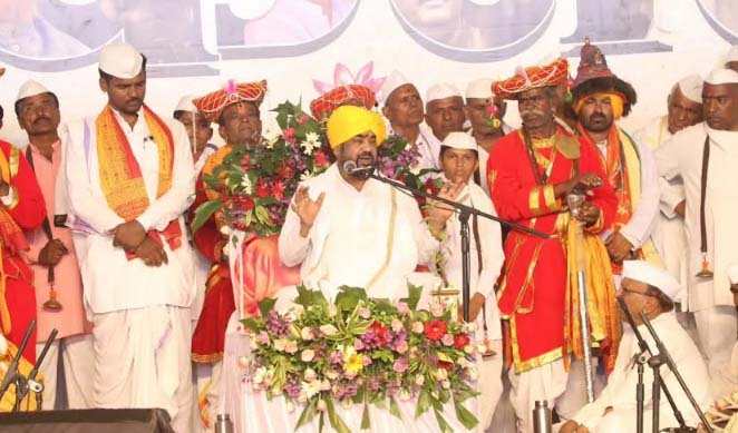 लोकनेत्याच्या अभिवादनासाठी गोपीनाथगडावर लोटला जनसागर !