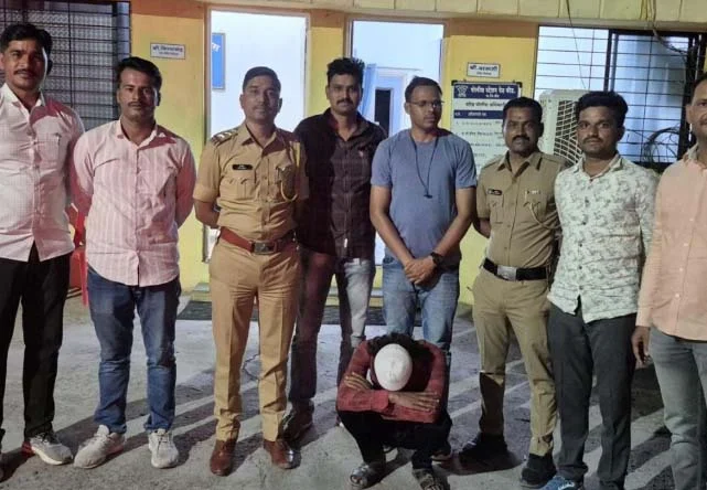 गंभीर गुन्ह्यातील फरार आरोपीस ठोकल्या बेड्या