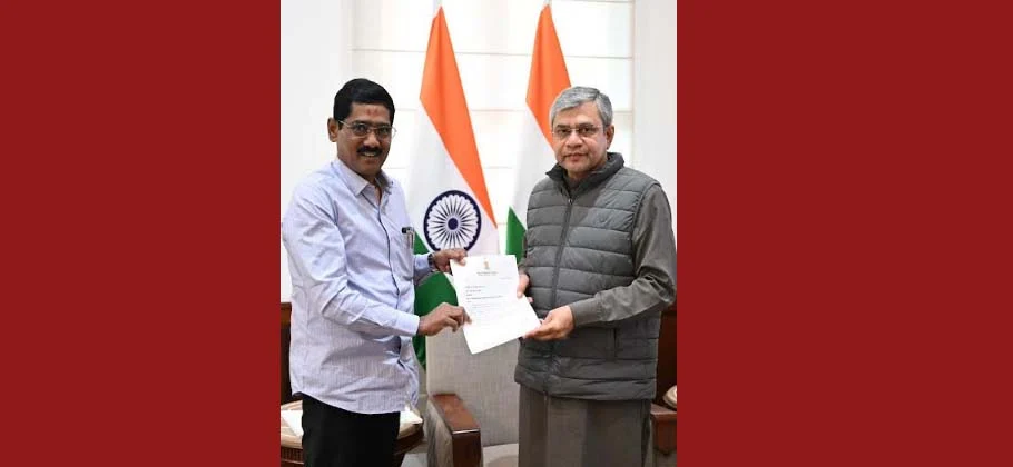 रेल्वे प्रकल्प पुर्ण करण्यावर खा.बजरंग सोनवणेंचा फोकस; केंद्रीय रेल्वेमंत्र्यांची घेतली भेट