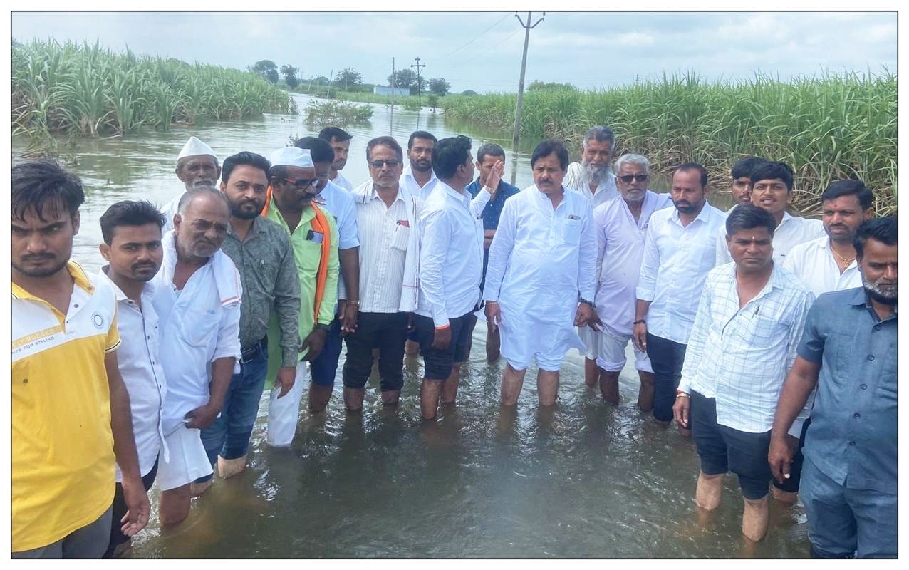 ओला दुष्काळ जाहीर करून शेतकऱ्यांना हेक्टरी ५० हजार रूपये आर्थिक मदत करा – राजेसाहेब देशमुख