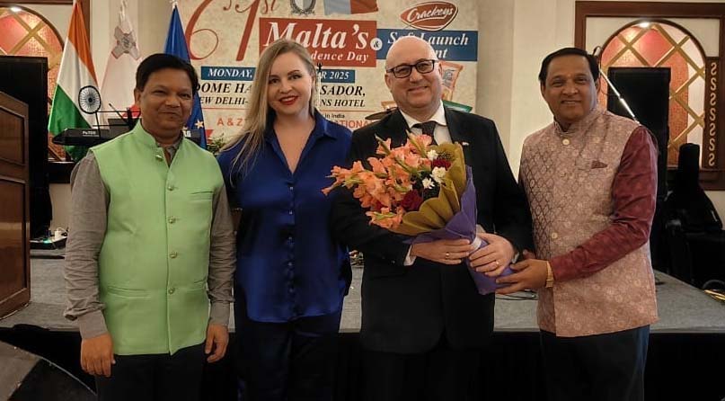 माल्टा देशाच्या वर्धापन दिनास रसिक कुंकूलोळ यांना अतिथीचा मान