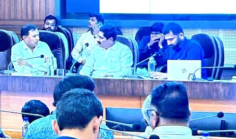 रेल्वे भुसंपादन, रखडलेले कामे वेळेत पुर्ण करा: खा.बजरंग सोनवणे