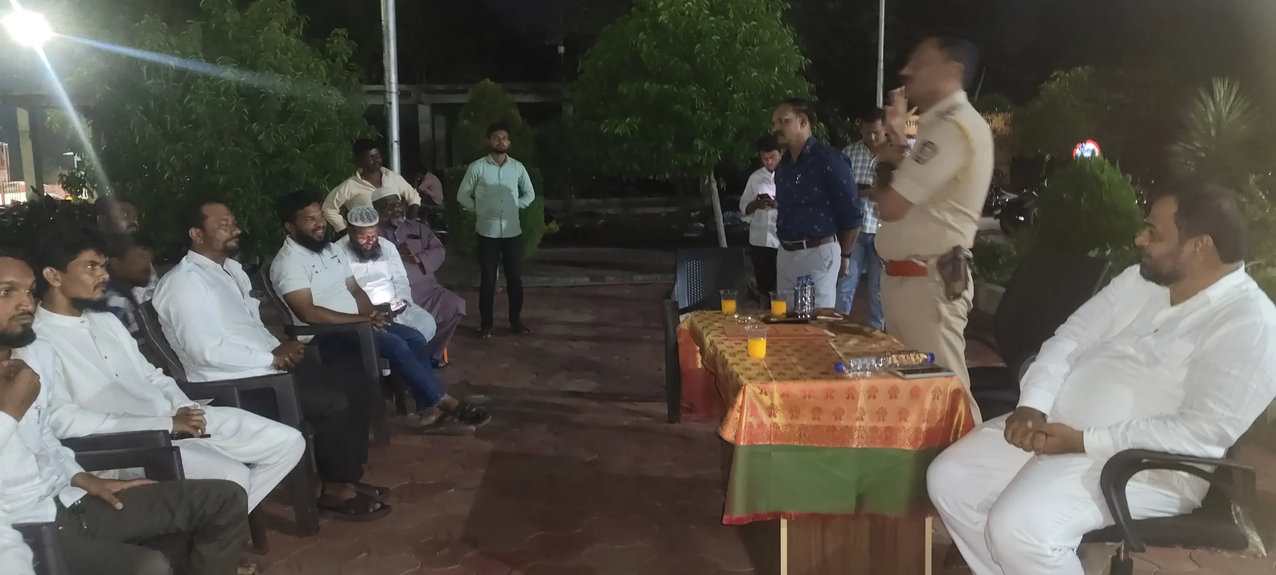 बकरी-ईद निमित्त केज पोलिसांनी घेतली केज आणि नांदुरघाट येथे मुस्लिम समाजातील प्रतिष्ठितांची बैठक