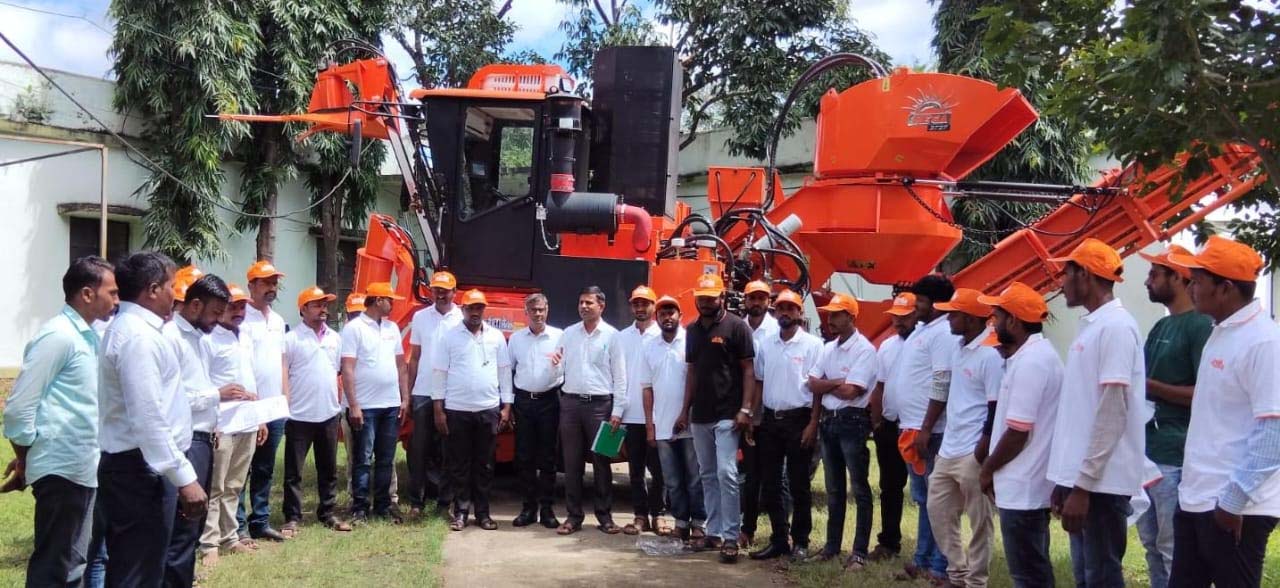 ऊस तोडणी यंत्र चालकांचे कौशल्यवृद्धी प्रशिक्षण संपन्न