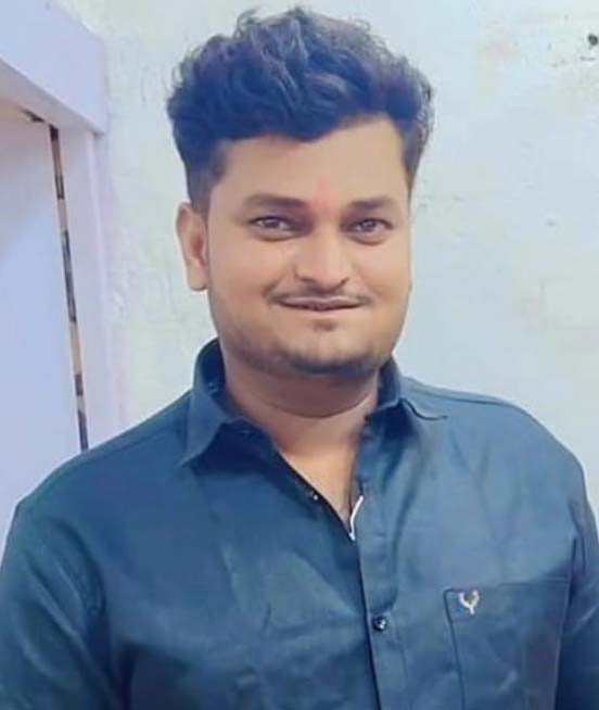 ट्रकच्या धडकेत दुचाकीस्वार ठार, एक जखमी