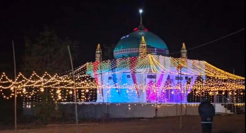 साळेगांव येथे नजरअली बाबा उर्फ मोहरील बाबा दर्गा उरूस संपन्न