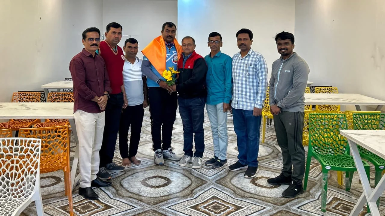 अंबाजोगाईच्या शिरपेचात मानाचा तुरा; शरद सूर्यवंशी यांना 'सुपर रँडोनिअर' बहुमान