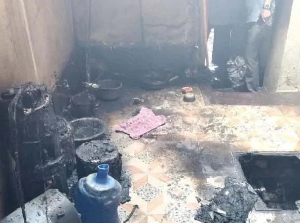 दहाव्याच्या विधीवेळी जाधव कुटुंबाचा संसार आगीत भस्मसात