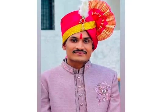 लग्नाला अवघे १२ दिवस; अंबाजोगाईत नवविवाहित तलाठ्याची गळफास घेऊन आत्महत्या