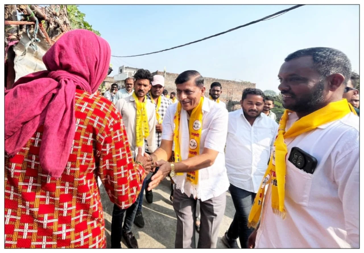 नागरिकांच्या घरोघरी जाऊन गाठीभेटी घेतल्या