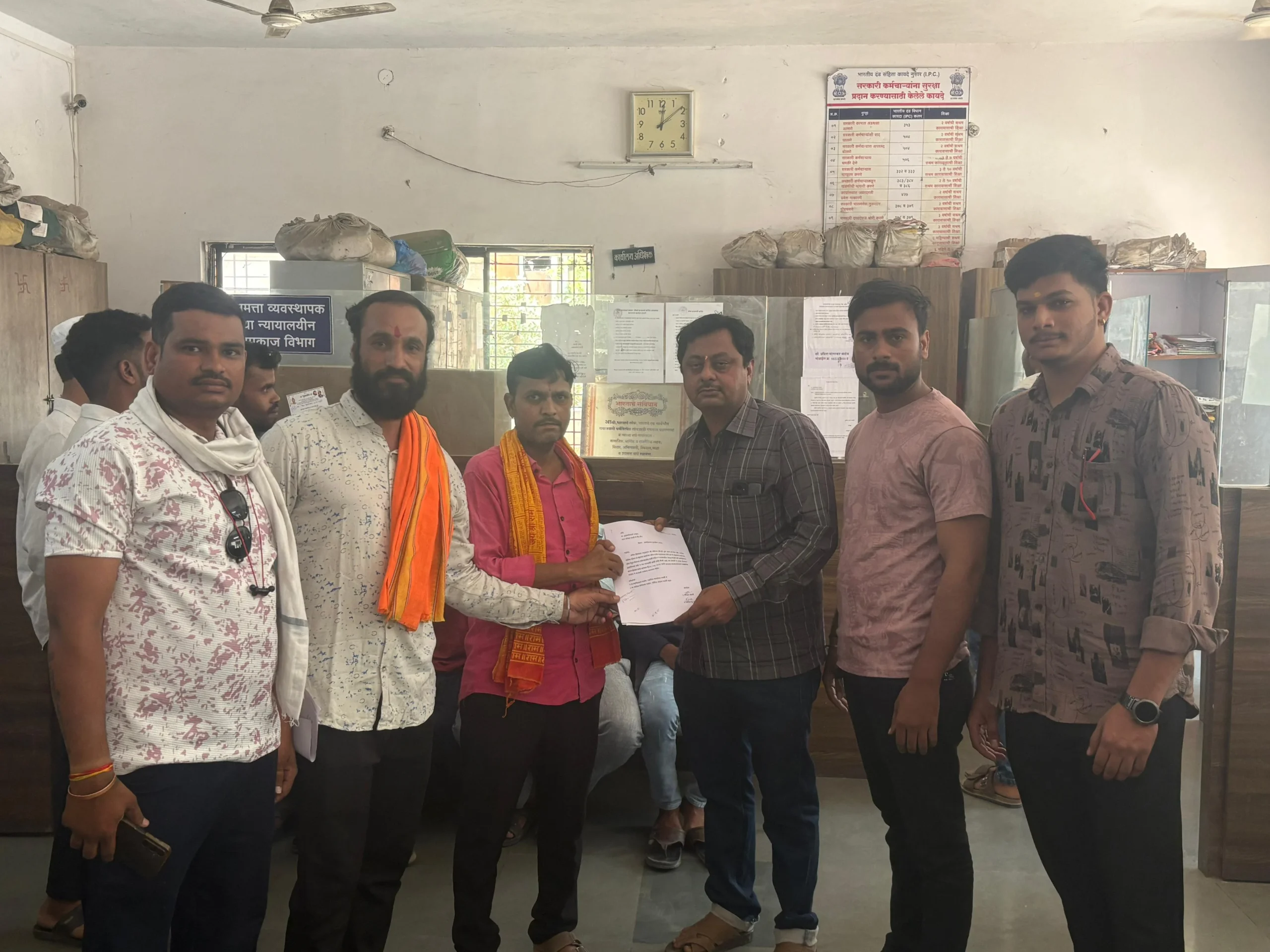 वैद्यनाथ भक्ती मंडळाचे नगर परिषदेला निवेदन