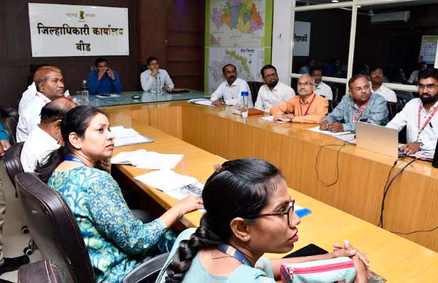 आरोग्य विभागाच्या विविध सेवांचा जिल्हाधिकारी यांनी घेतला आढावा