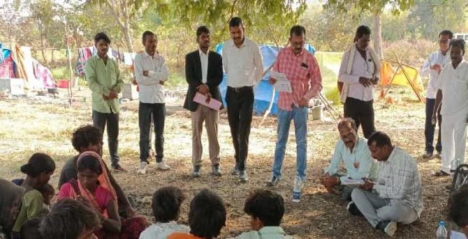 बीडमध्ये उत्तर प्रदेशच्या मजुरांना मारहाण करत करून घेतलं काम