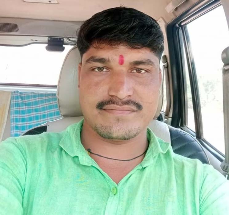 अज्ञात वाहनाची दुचाकीला धडक ; ऊसतोड मजूर ठार