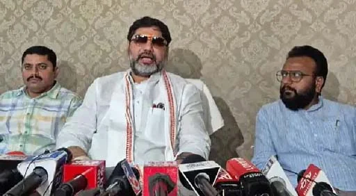 जरांगेंचे आरोप खोटे, चौकशी व्हावी - धनंजय मुंडे