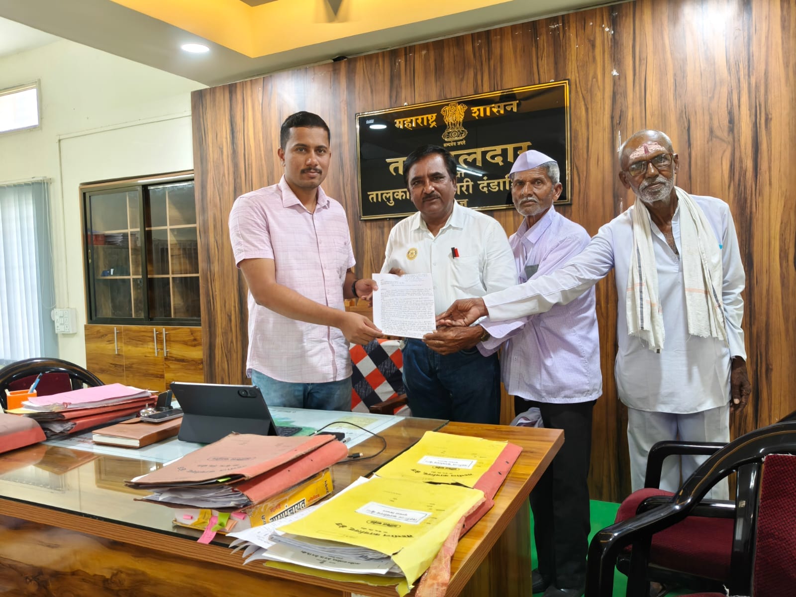केज तहसीलसमोर केविसंस चे 14 ऑगस्ट पासून बसडेपो, रिंगरोड व शेतकरी प्रश्नावर उपोषण