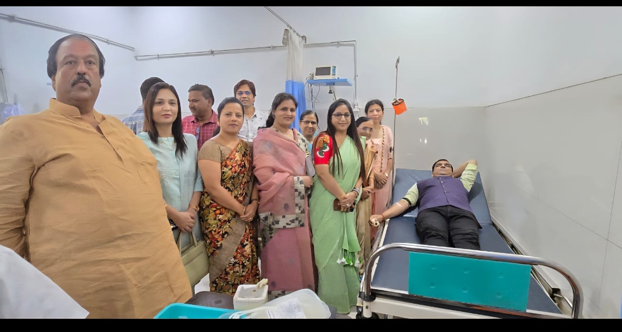 आयएमए अंबाजोगाई व रोटरीच्या वतीने 'डॉक्टर्स डे' निमित्त आयोजित रक्तदान शिबिरास उत्स्फूर्त प्रतिसाद