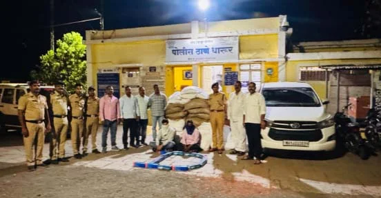 धारूर पोलिसांची धडक कारवाई : ३१ लाख ६२ हजारांचा प्रतिबंधित गुटखा जप्त