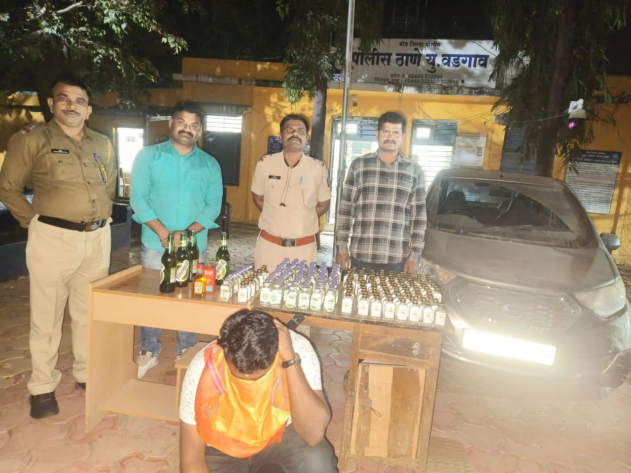 दहा हजारांच्या मुद्दे मालासह कार ताब्यात