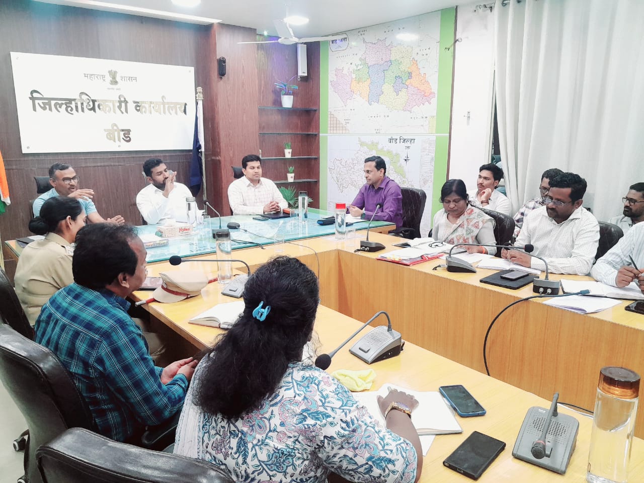 कपिलधारवाडी व हिंगणी खुर्द पुनर्वसनाबाबत जिल्हास्तरीय बैठक संपन्न