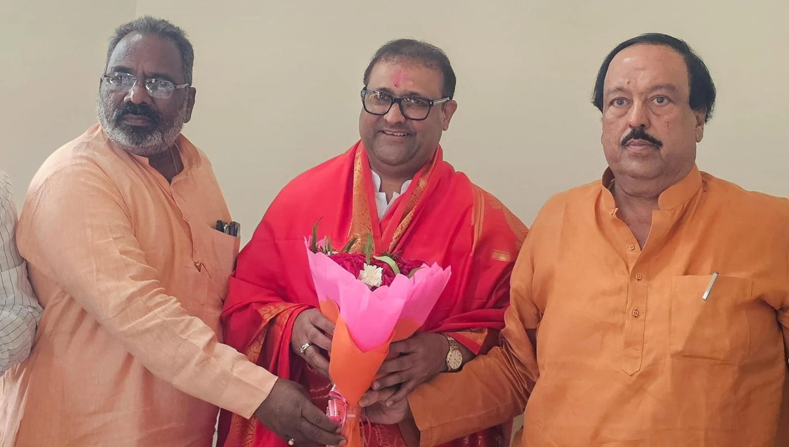 गोसेवा आणि समाजकार्याच्या माध्यमातून शेवटच्या माणसापर्यंत पोहोचा