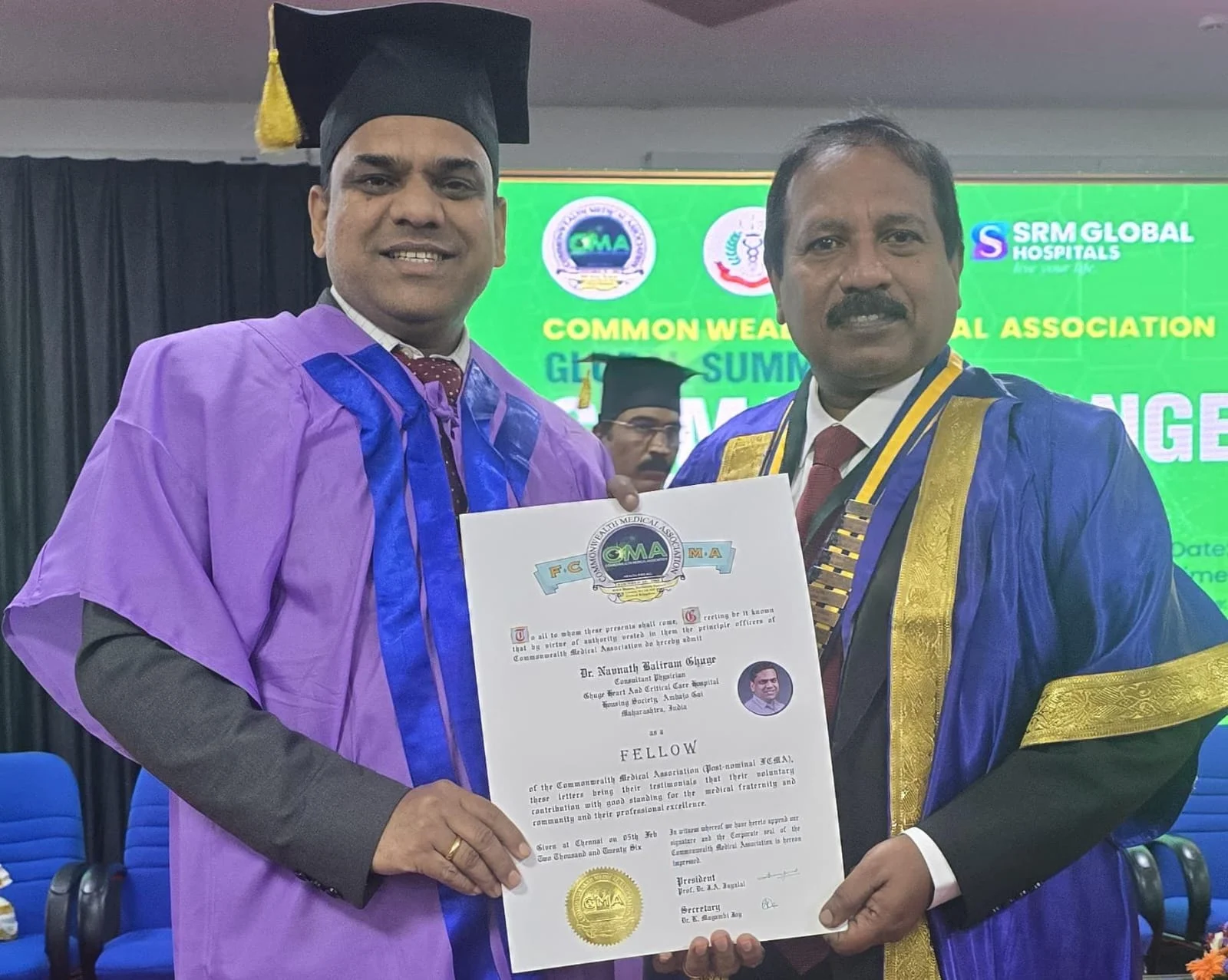 प्रख्यात हृदयरोग तज्ज्ञ डॉ. नवनाथ घुगे यांना लंडनची प्रतिष्ठित आंतरराष्ट्रीय फेलोशिप बहाल