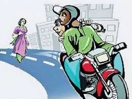 महिला मजुराची पर्स हिसकावून दुचाकीस्वार चोरटे पसार; ९ हजारांचा मुद्देमाल लंपास