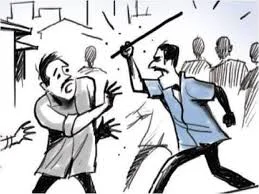 पैसे न दिल्याच्या वादातून नवगण राजुरी बसस्थानकावर तरुणाला लोखंडी गजाने बेदम मारहाण