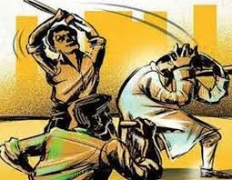 पैशांच्या वादातून वृद्धाला मारहाण; मुलानेच बापाला टिफणीच्या नळीने बडवले