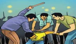 मोबाईलच्या ‘स्टेटस’चा वाद पेटला; तरुणाला बेदम मारहाण, तिघांविरोधात गुन्हा