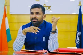 बीड येथे पहिले कर्मचारी समाधान शिबीर जिल्हाधिकारी विवेक जॉन्सन यांच्या मार्गदर्शनात संपन्न