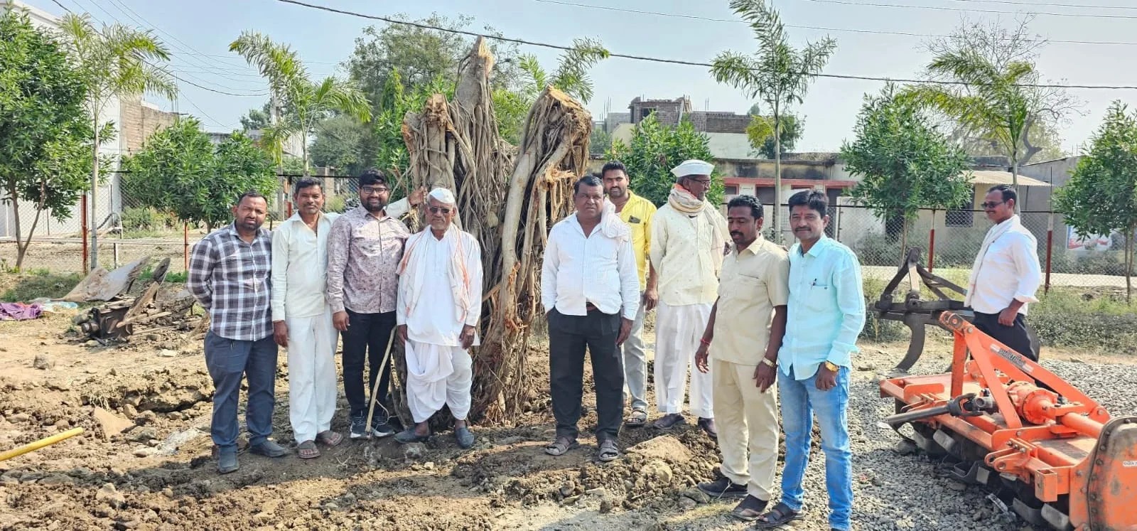 'वटवृक्ष' रामनगरकरांनी केला पुनरुज्जीवित