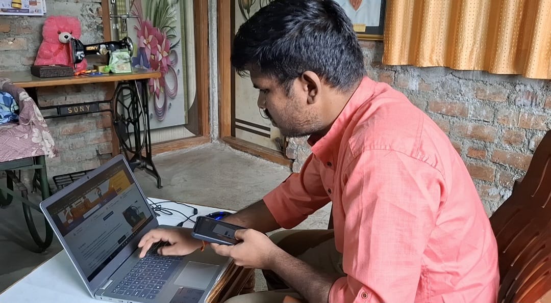 अंबाजोगाईच्या तरुणाने बनवली ‘सायबर बंधू’ वेबसाइट; आधार, पॅन, मोबाईलच्या गैरवापराला बसणार आळा