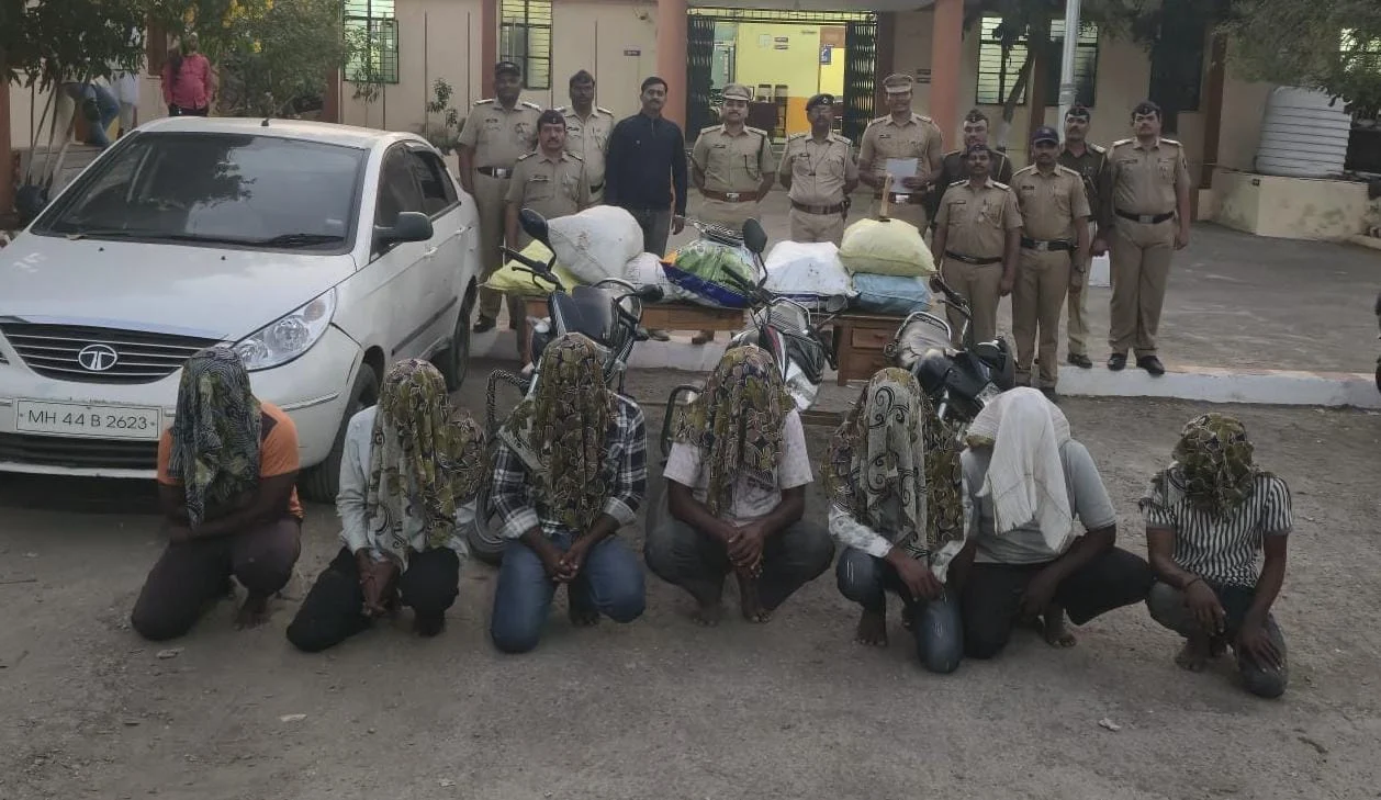 परळीत चंदन तस्करीचा मोठा पर्दाफाश; ८.२१ लाखांच्या मुद्देमालासह ७ तस्कर जेरबंद