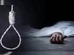 पतीसह तिघांवर अंबाजोगाईत गुन्हा दाखल