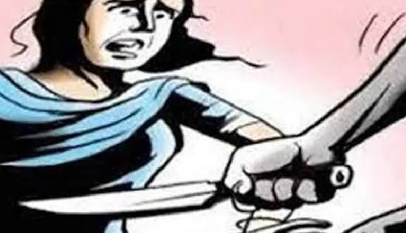 भयंकर! आजारी पत्नीवर पतीने दवाखान्यात तलवारीने केला प्राणघातक हल्ला