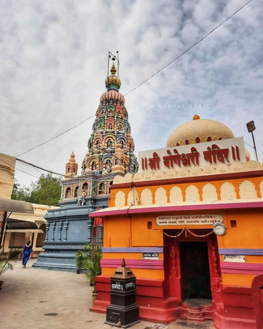 श्री योगेश्वरी देवल कमिटीने केली शंभर पालख्यांच्या मोफत निवास व भोजनाची उत्तम सोय<br>